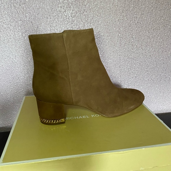 Michael Kors booties - Picture 2 of 3